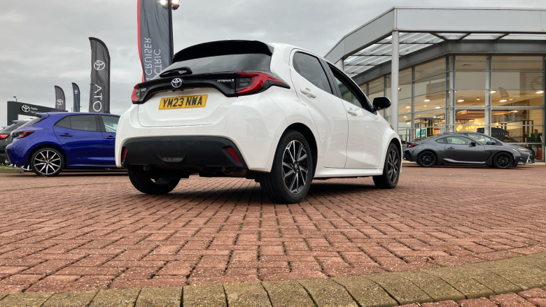 Toyota Yaris 1.5 Hybrid Design 5dr CVT Hybrid Hatchback